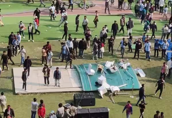 மெஸ்ஸியை பார்க்க முடியாததால் கால்பந்து  ரசிகர்கள் வன்முறை: போலீசார் தடியடி